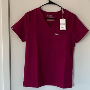 Figs scrub top- NEW WITH TAGS